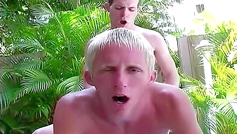 Sexy chick gets a hot creampie