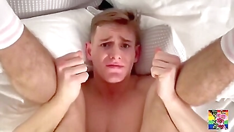 Teenybouris & facial cumshot